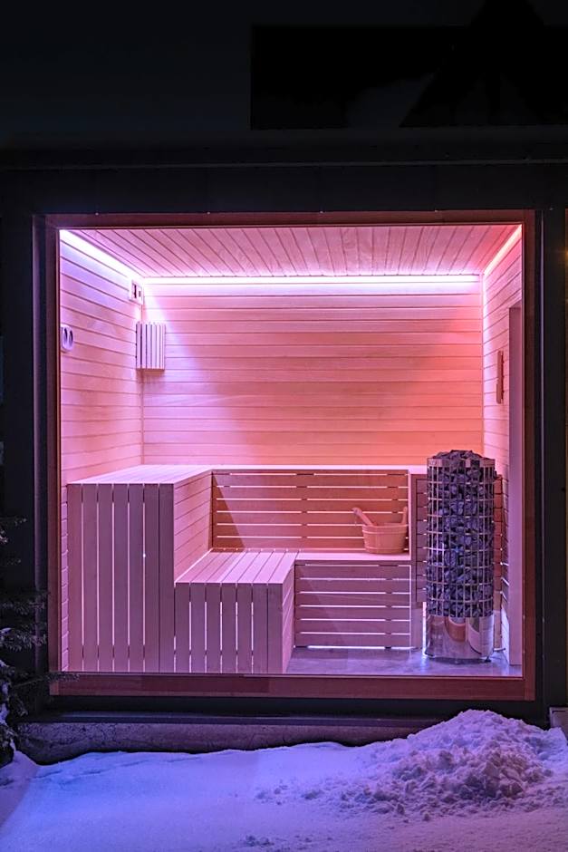 Willa Podhalanka Jacuzzi & sauna - drewniany dom dla 20 osób