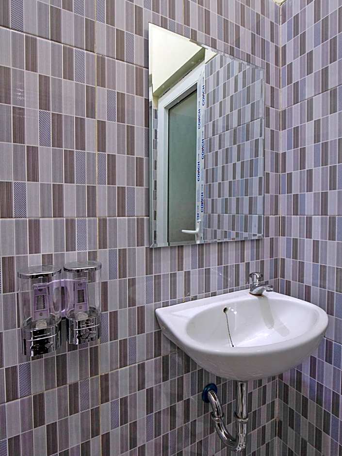 OYO 2753 Irma's Residence