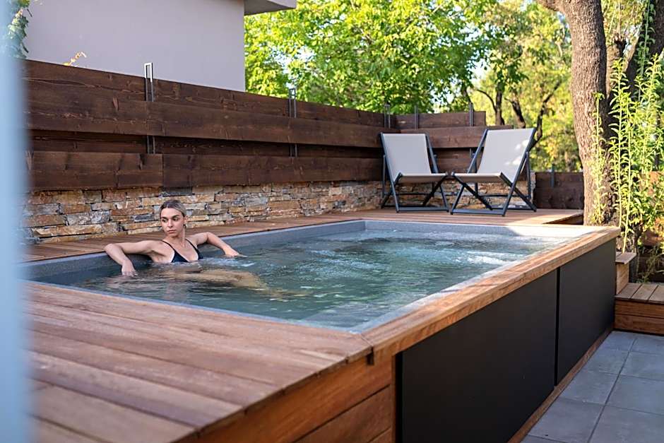 Sylvia Camping & Luxury Suites, Panel Hospitality Homes & Villas