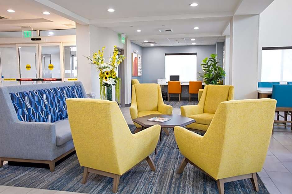 Holiday Inn Express & Suites Sacramento NE Cal Expo By IHG