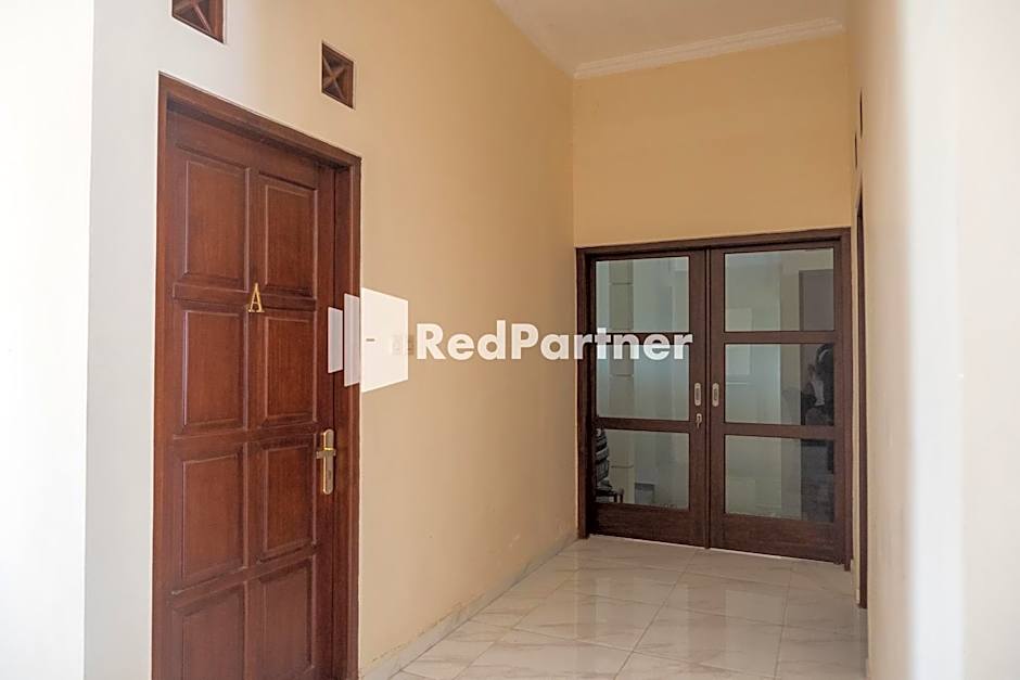 Guest House B Fren Syariah Near JIH Yogyakarta Mitra RedDoorz