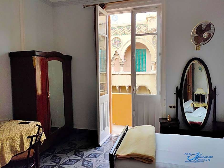 Triomphe Hostel