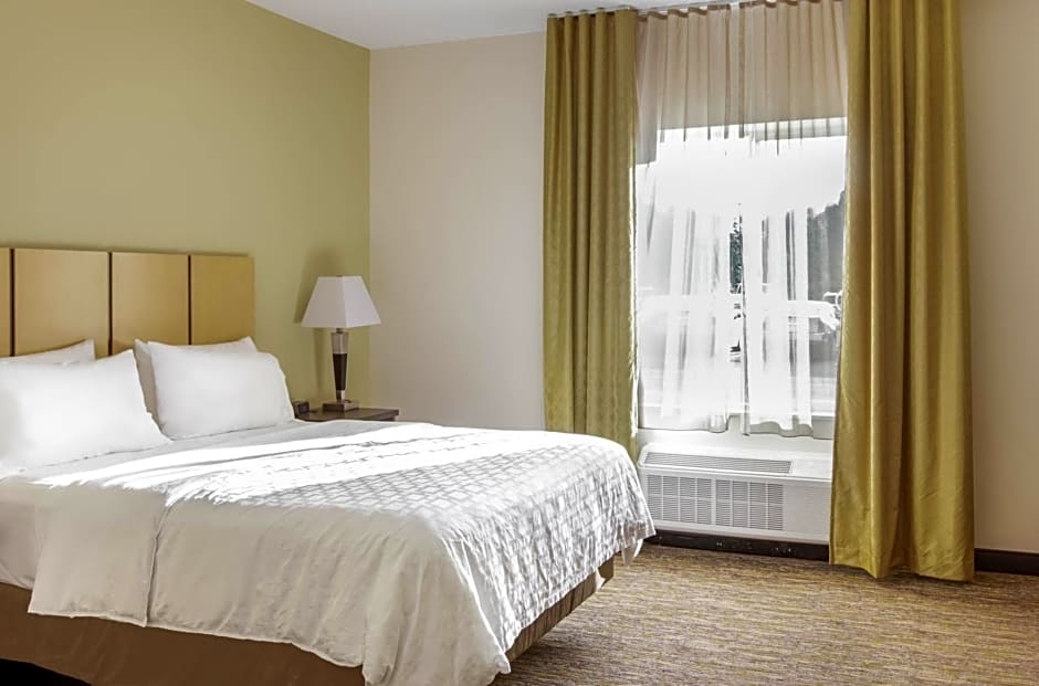 Candlewood Suites - Brighton