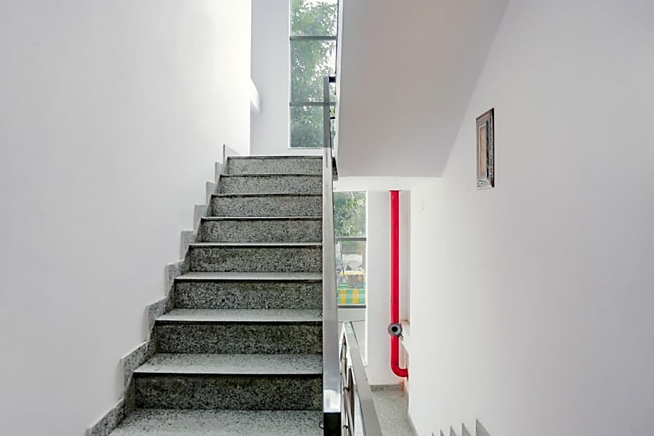 OYO 78374 Collection O Essendi Hospitalities Llp – Noida, DC