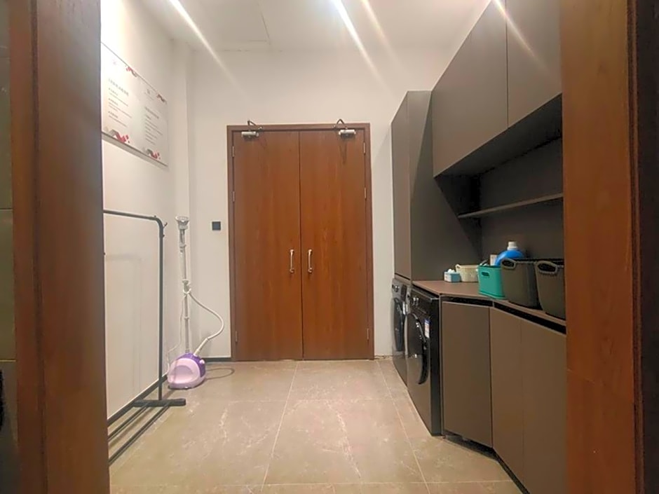 Borrman Hotel Huaihua South High-speed ​​Railway Station Wanda Plaza