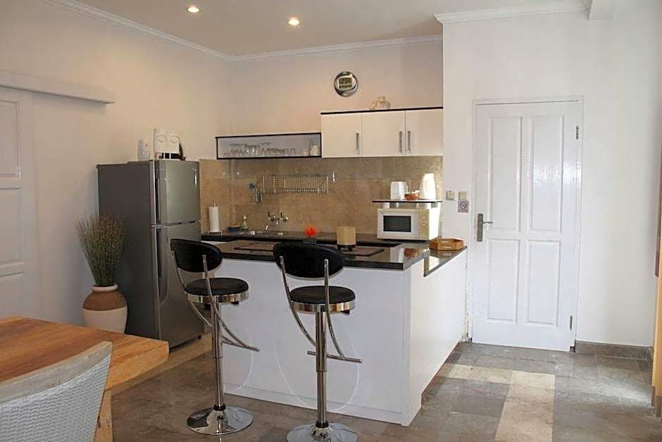 Bali Court Hotel & Apartment