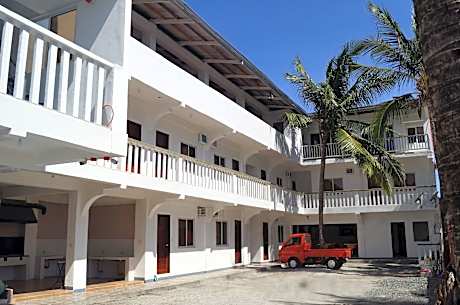 Hana-Natsu Resorts Beach & Hotel
