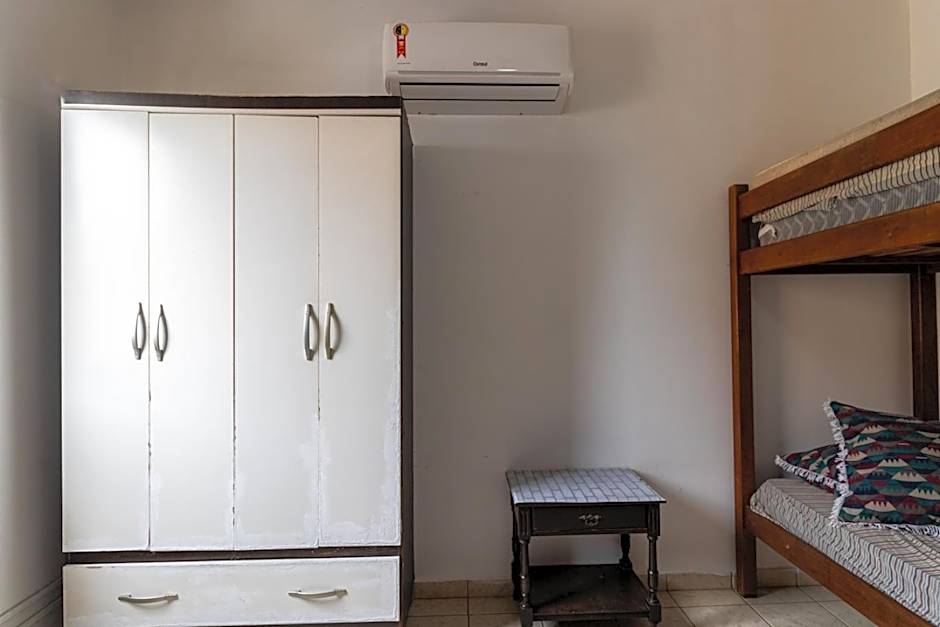 Apto com bela vista a 100m da Praia da Guilhermina