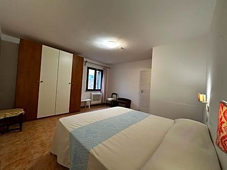 One-Bedroom Apartment with Garden