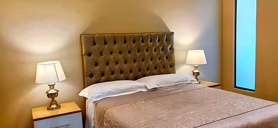 4 on Pritchard Luxury Suites