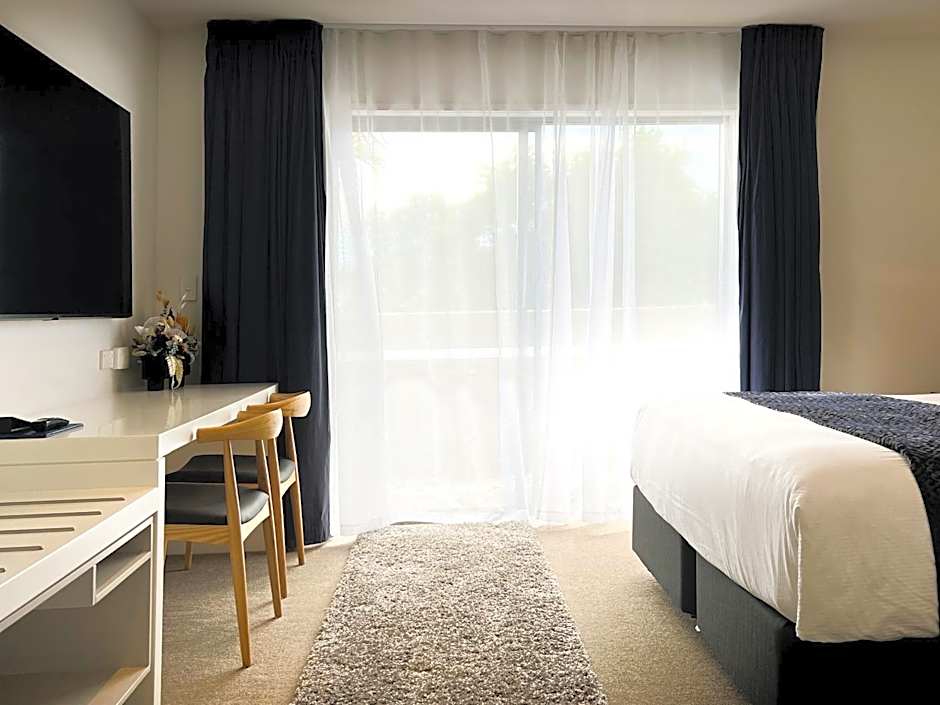 Photo 1 of 6 of Studio 1 King Bed, Accessible