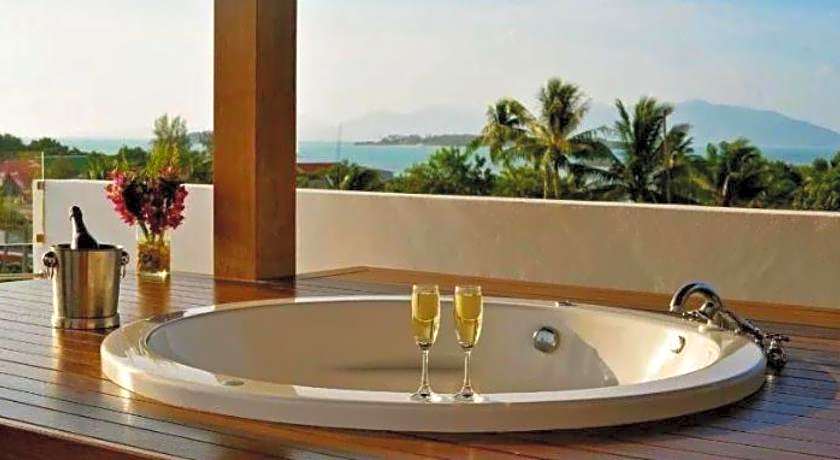 Villa Melitta, Pool, Beach, 360-SeaViews, 6-bed Thai Luxury on Best Location in Samui