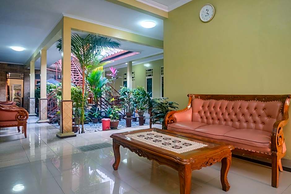 RedDoorz @ Shabrina Homestay Syariah Maguwo