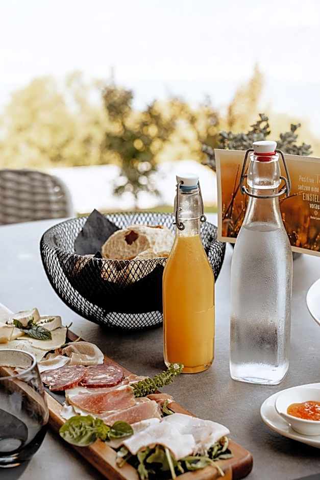 FAVAI HILLS your secret hideaway