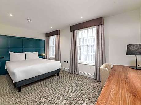 Apartment with Double Bed - Disability Access