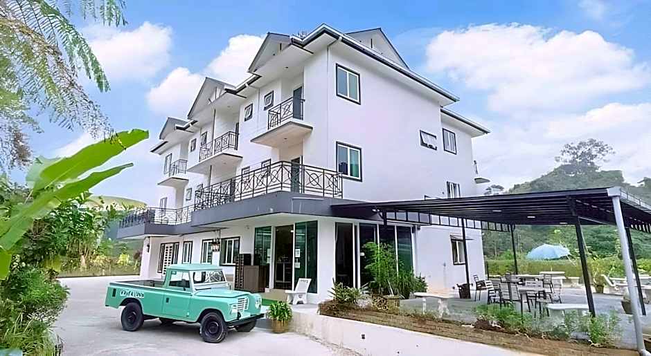 Rovers Inn Guesthouse - Age 11 and Above Only