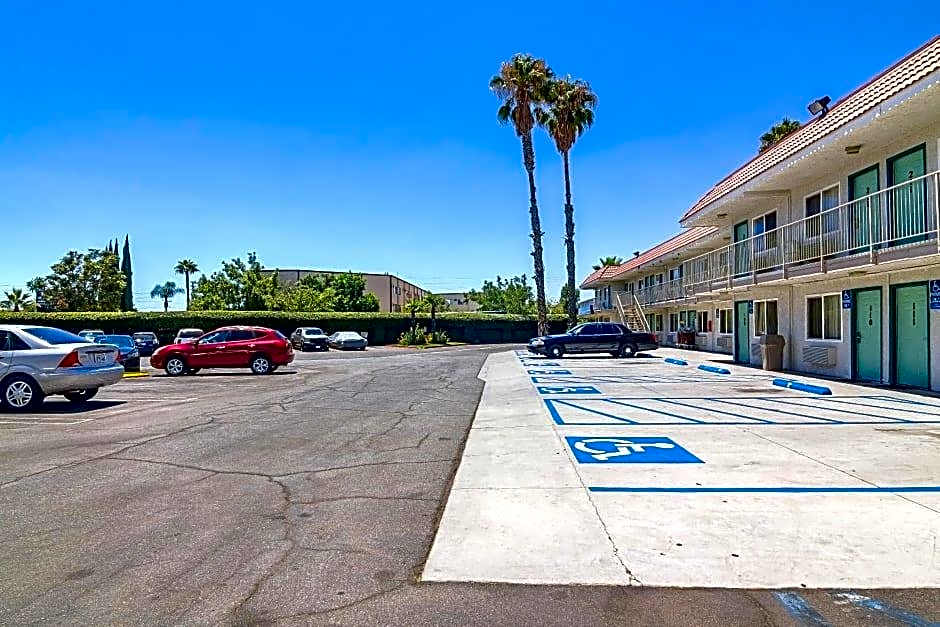 Motel 6-Sepulveda, CA - Los Angeles - Van Nuys - North Hills