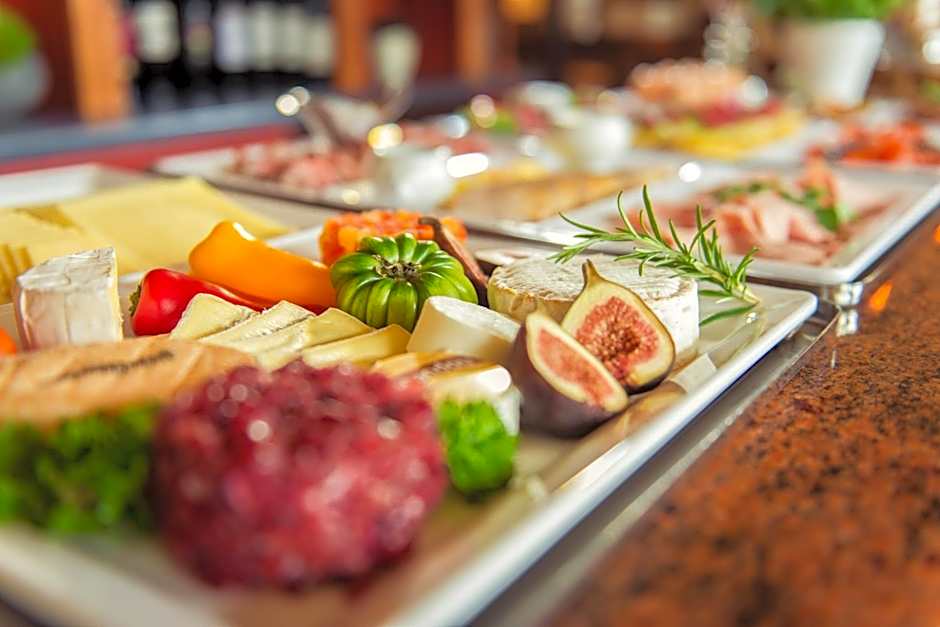 Hotel Wegner - T h e culinary art hotel