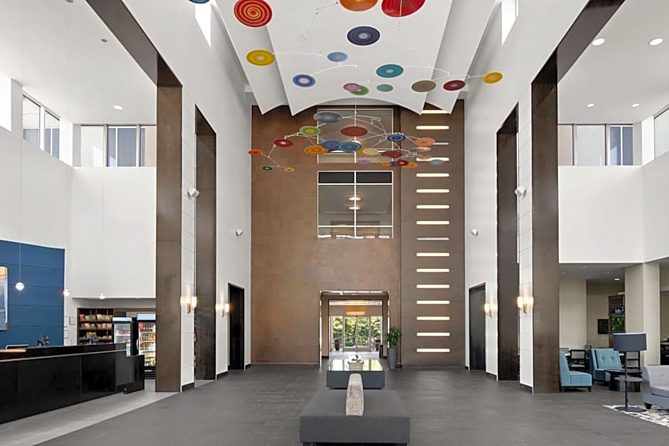 Embassy Suites By Hilton Elizabeth-Newark Airport