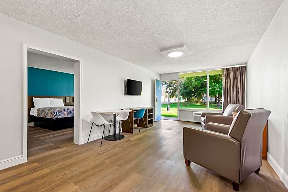 Studio 6 Hammond, LA I12 I55