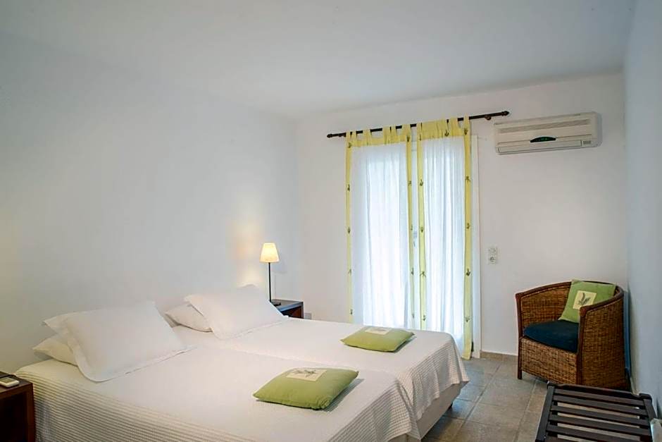 Skiathos Luxury Villa 2 Bedroom Villa Dyo Vromolimnos