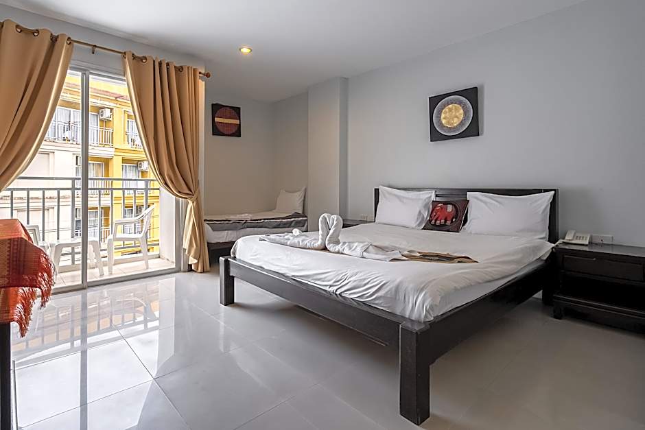 Santi White House Patong