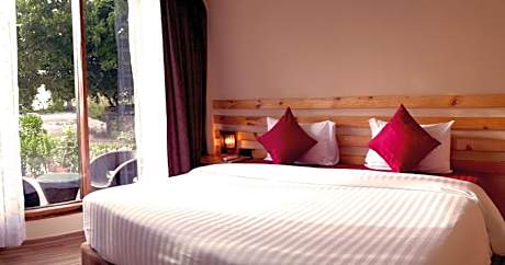 Deluxe Double or Twin Room with Sea View