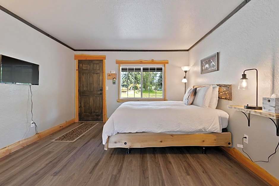 Lake Village Lodge