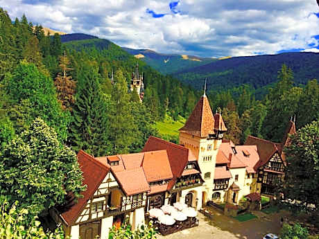 Complex La Tunuri - Vila Economat