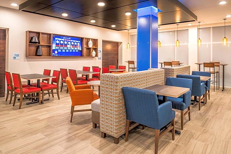 Holiday Inn Express & Suites Tampa North - Wesley Chapel By IHG