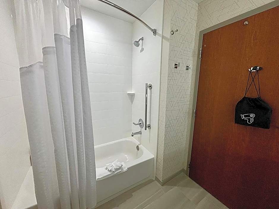 Holiday Inn Express Hotel and Suites Saint Robert By IHG