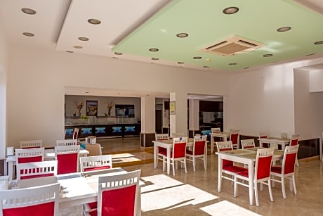 Mandalinci Beach Hotel - Alojamientos en TURGUTREIS