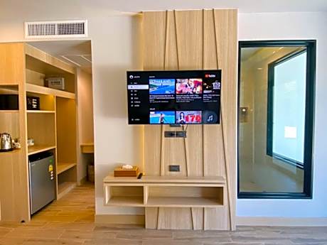 Deluxe Room with Pool View