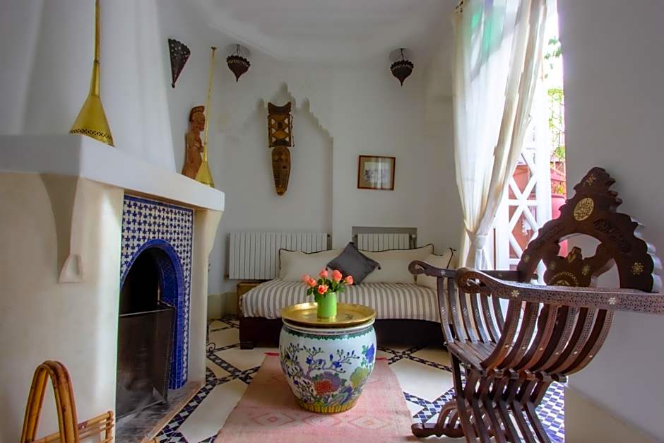 Riad Kaiss By Anika