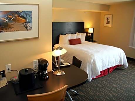 Deluxe Queen Bed