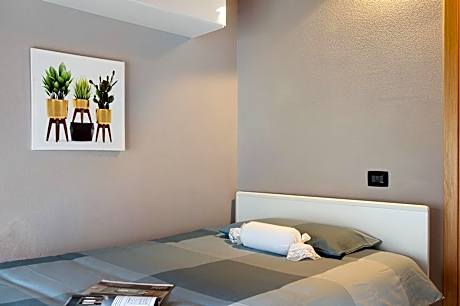 Two-Bedroom Deluxe Apartment with Balcony