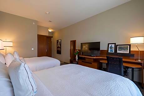 Queen Room with Two Queen Beds - Hearing Accessible