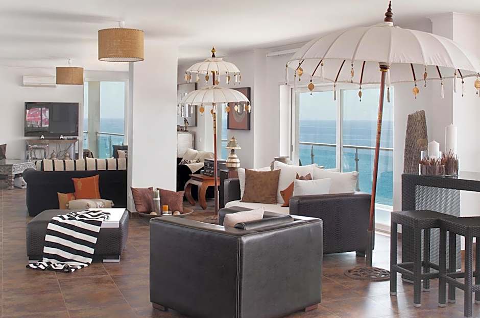 CALI Deluxe Holidays, Sesimbra