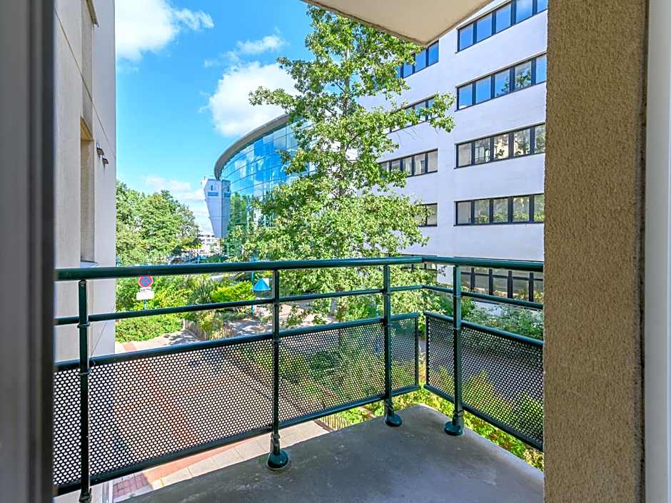 Séjours & Affaires Pantin Charles De Gaulle