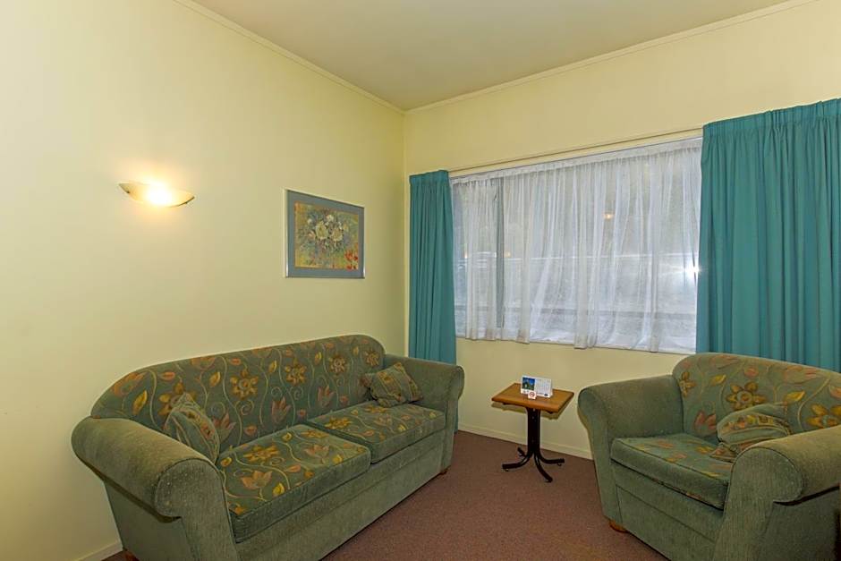 Asure Fernhill Motor Lodge