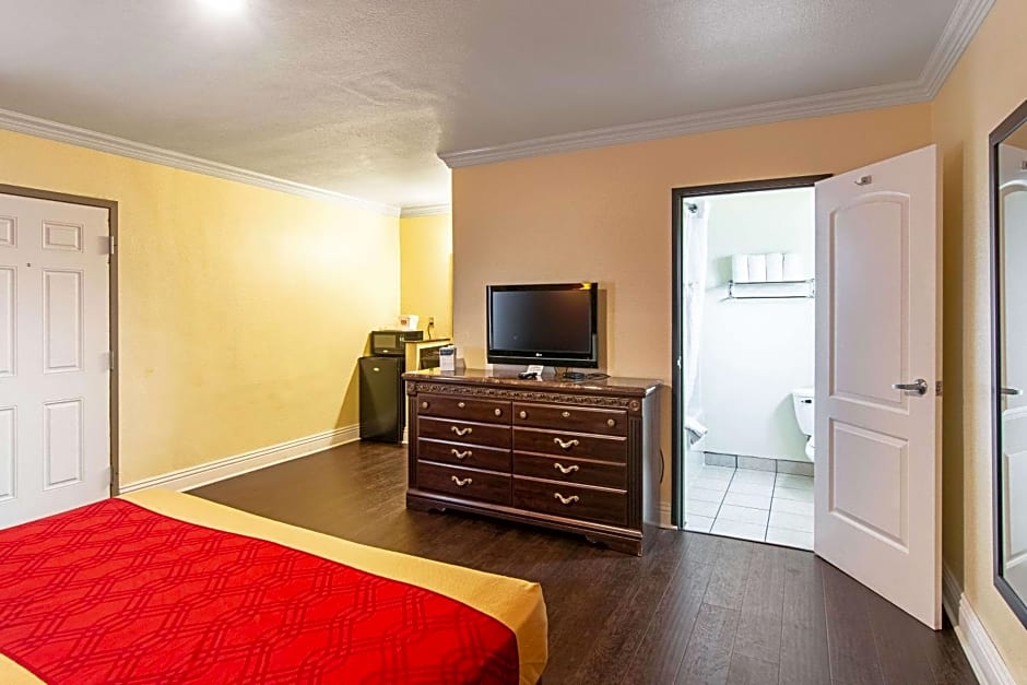Econo Lodge Long Beach I-405
