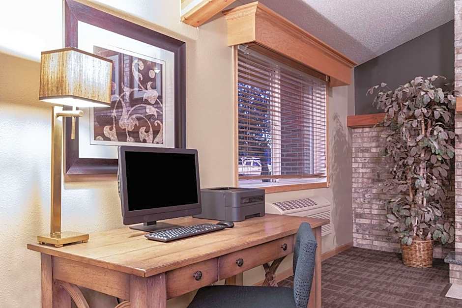 SureStay Plus Hotel by Best Western Litchfield
