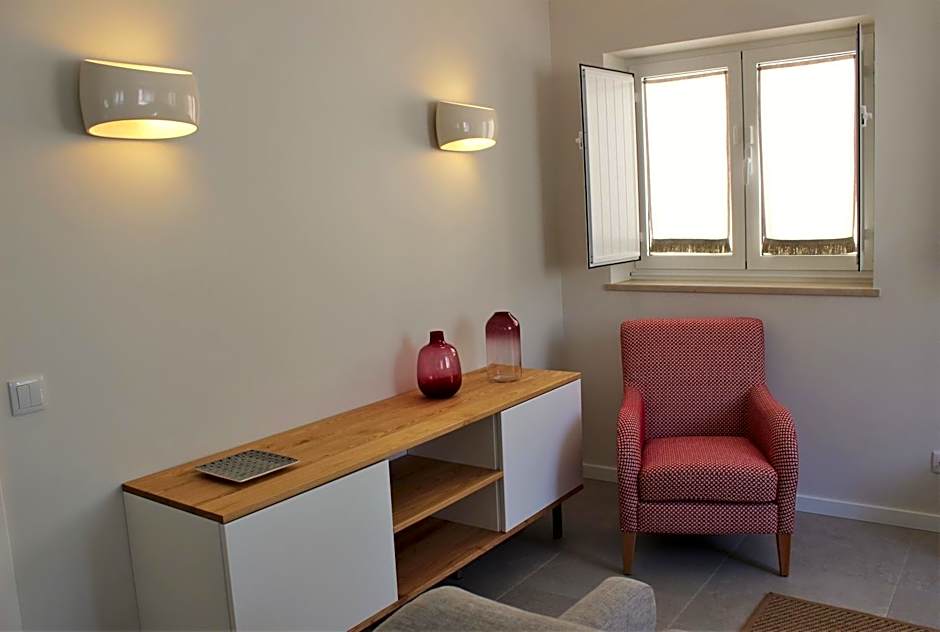 Cardeal Suites & Apartments