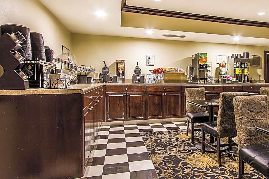 Evangeline Downs Hotel, an Ascend Collection Hotel