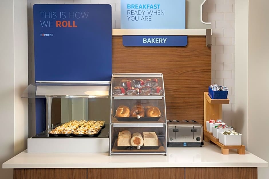 Holiday Inn Express & Suites Pittsburgh North Shore By IHG