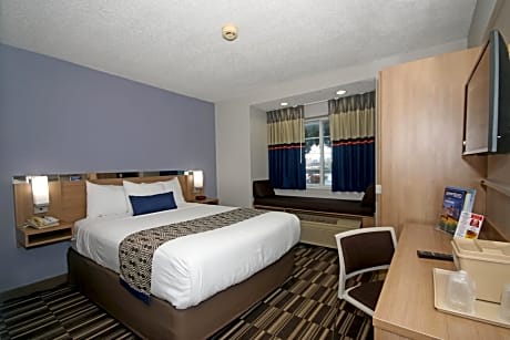 Queen Room - Disability Access/Non-Smoking