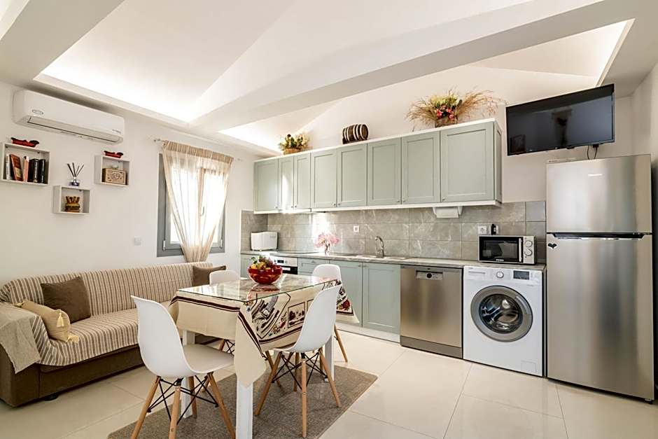 Kokkinos Studios With Pool & Sea View, by ZanteWize