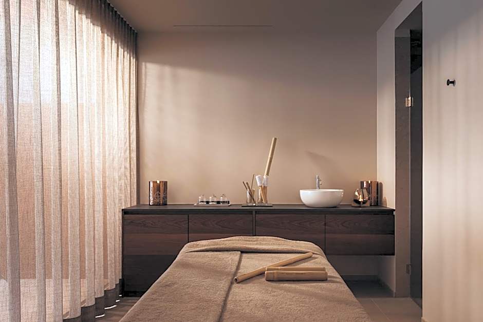 The Oswald Grand Hotel