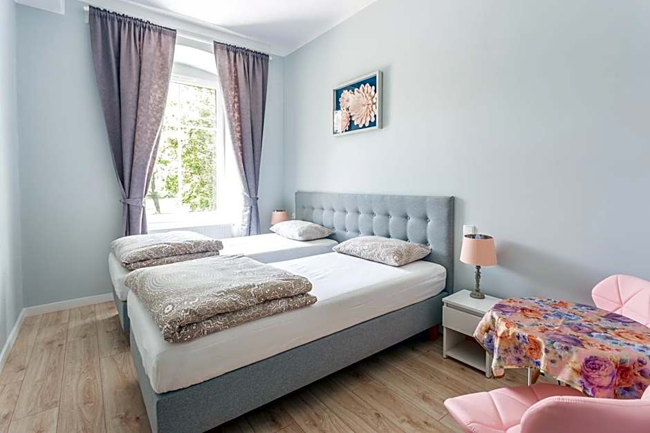 Babel Hostel, Dworzec PKP, Rynek