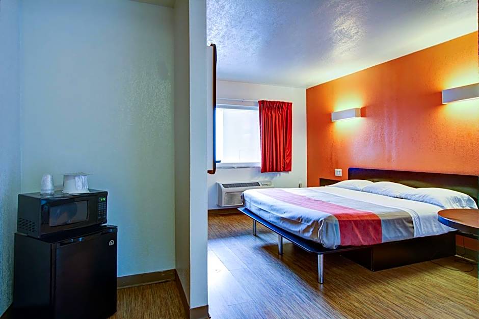Motel 6 Richfield OH